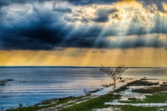 Sunset Rays | El Remate, Guatemala | Image By Indiana Architectural Photographer Jason Humbracht